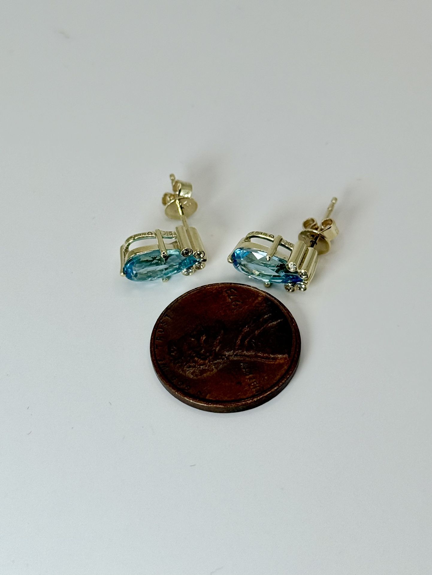 NWOT 9K Yellow Solid Gold 2.825ct Blue Topaz Pear Cut/0.04ct Diamonds Earrings