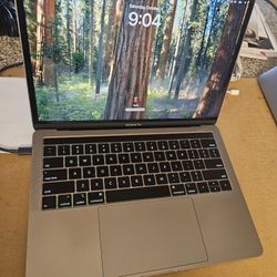 Apple Macbook Pro i7 16gb Ram 500gb SSD Drive 13" Screen W/ Touchbar 2019