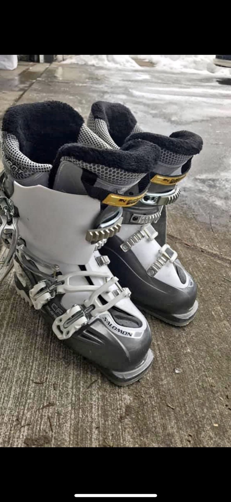 Salomon ski boots -women’s size 24