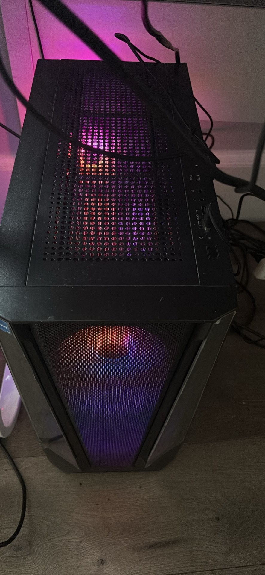 iBUYPOWER - Slate Gaming Desktop PC - AMD Ryzen 7 9700X, AMD Radeon RX 9060XT 8GB, 32GB DDR5 RGB,1TB NVMe SSD - Black