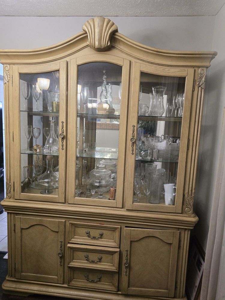 Dining Room / Hutch / Chairs / Glass Table