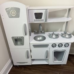 Play Kitchen 