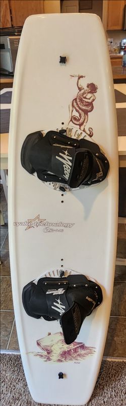 Wake Tech OB 143 Wakeboard w Wiley Boots