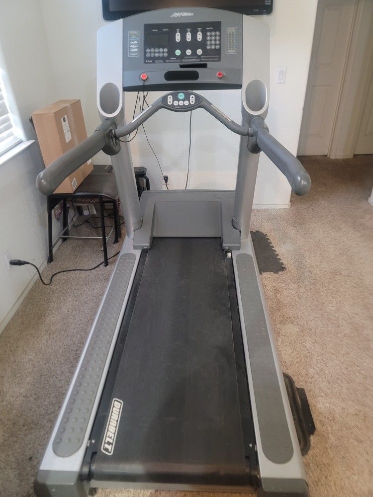 Lifefitness Treadmill