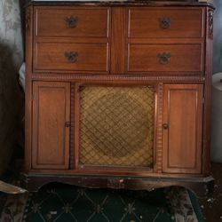 Vintage Radio/record Player