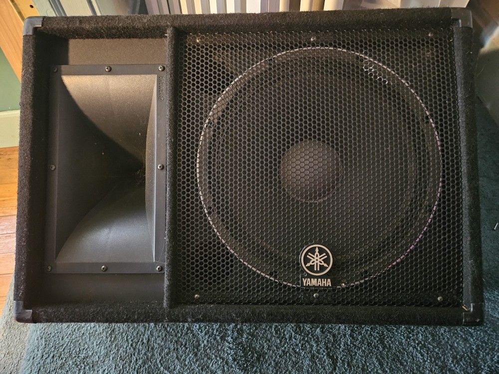 Yamaha Speakers 15in Home Speakers