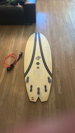 Lost Shortboard Surfboard + FCS Fins + Leash