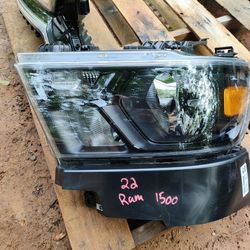 Driver's Headlight Dodge Ram 1500