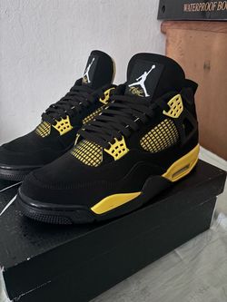 Jordan 4 Thunders size 11