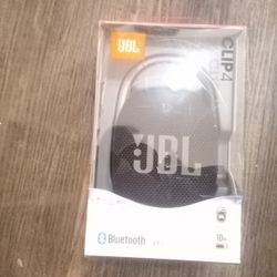 JBL Clip 4