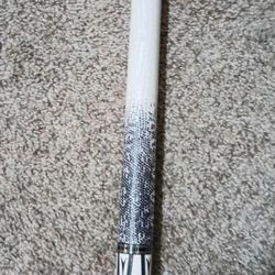 Taillee Pool Cue  $1275