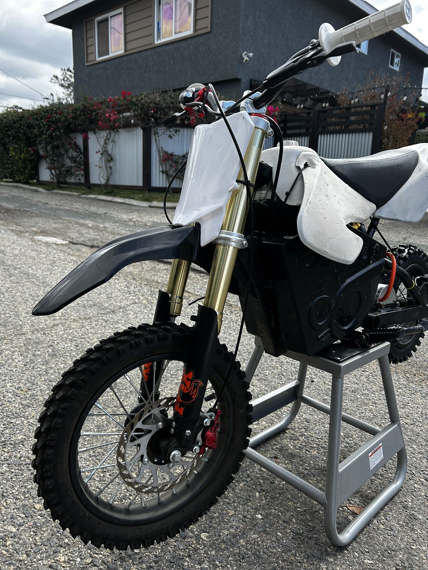 48v Upgraded Mx650 Razor Has A Broken Battery for Sale in Carlsbad, CA ...