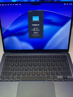 MacBook Air 13” M5 16GB — Midnight — Like New