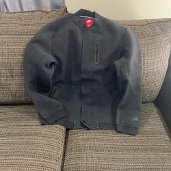 Size 2 XL. Nike Zip Up Sweater Really Nice Soft Stretchy Material.