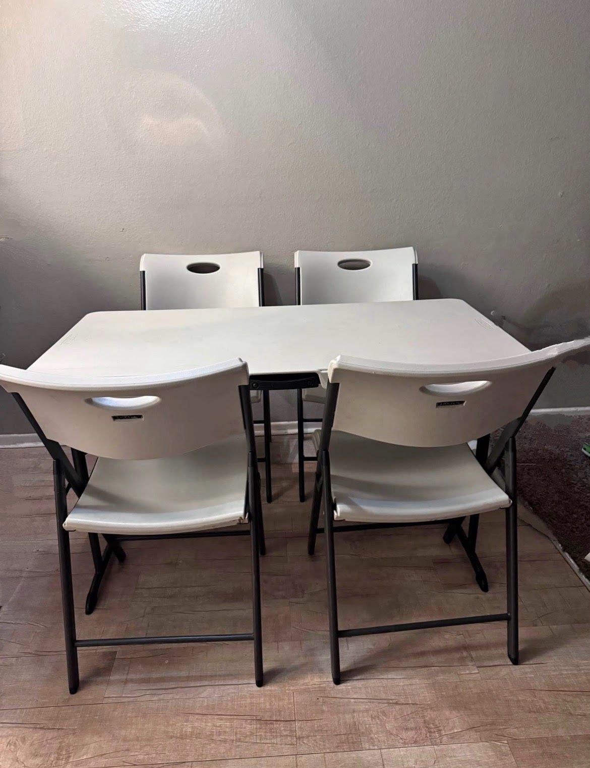 Lifetime 4Chairs And 4ft Table