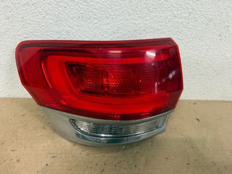 2014-2018 JEEP GRAND CHEROKEE TAIL LIGHT LEFT SIDE OEM