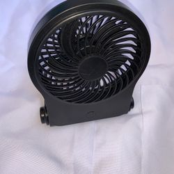 Rechargeable portable fan