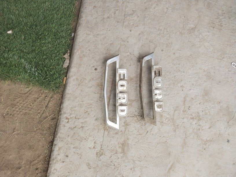 Vintage Ford Fender Emblems 