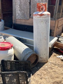 PROPANE TANKS.     !!!!! FREE!!!!!