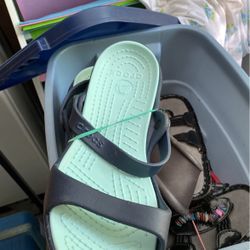 Crocs  Size 12 25 Dollars 