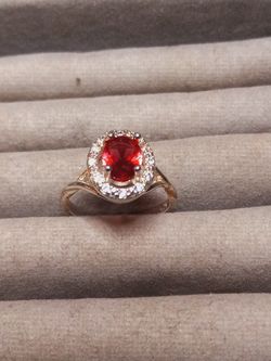St.Silver Ring W/Red Stone-Sz 7 -2.60 Grams 1st Come 1st Served 202 