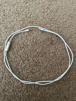 Beats 3.5mm Audio AUX Cable w/ Inline Control – 4 Ft