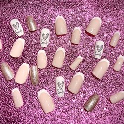 Reusable Press On Nail Kit *NEW IN PACKAGE*