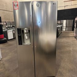 LG Refrigerator.🚚WE DELIVER🚚