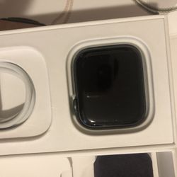 Apple Watch S5 44mm GPS Space Gray And Black Band!