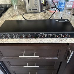 DBX 234 Active Crossover, Stereo 2-way Or Stereo 3-way