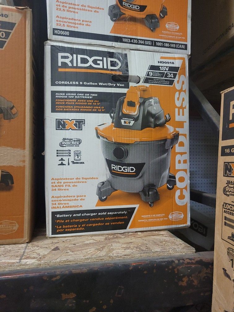 RIDGID 18 Volt Cordless NXT Wet/Dry Shop Vacuum (Tool Only