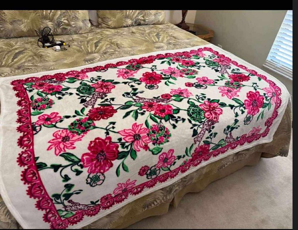 Lilly Pulitzer Blanket- Super Soft!