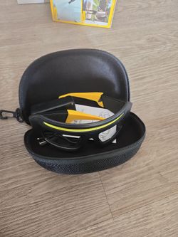 Wireless Sunglasses with Hard Case