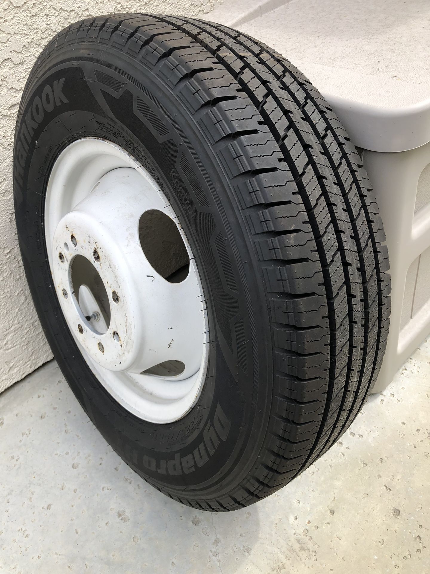 E350 E450 Spare Motorhome Wheel And Tire for Sale in Fullerton, CA