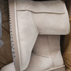 Koolaburra by UGG Women's Short boots size 10