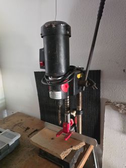 benchtop hollow-chisel mortising machine