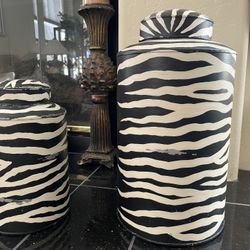 Black And White Vases 