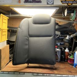 G8 Gt Right Rear Upper Seat 