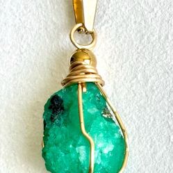 8 carasts Genuine Colombian raw emerald pendant , 18k gold plated stainless steel wire natural emerald