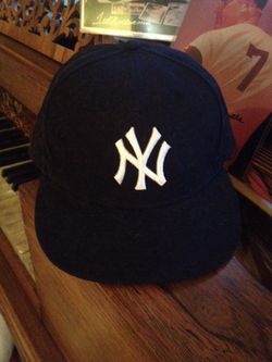 Yankees GAME WORN Hat (Kevin Youkillis) w/MLB COA