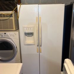 Hotpoint Side-by-side White Fridge in very good condition