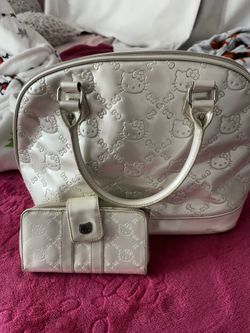 Hello kitty Lounge fly Purse