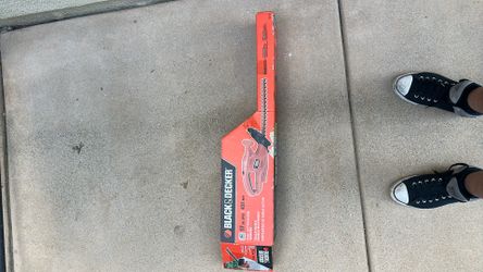 Black & Decker 17 inch dual action hedge trimmer