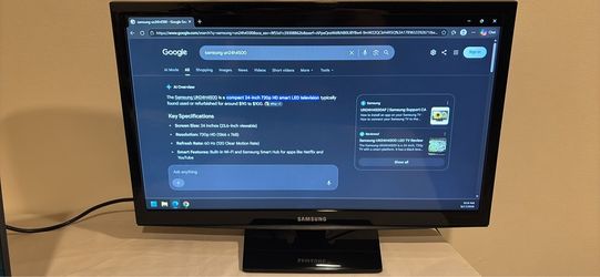 24" Samsung Smart TV – Great Condition (No Scratches / Works Perfect)