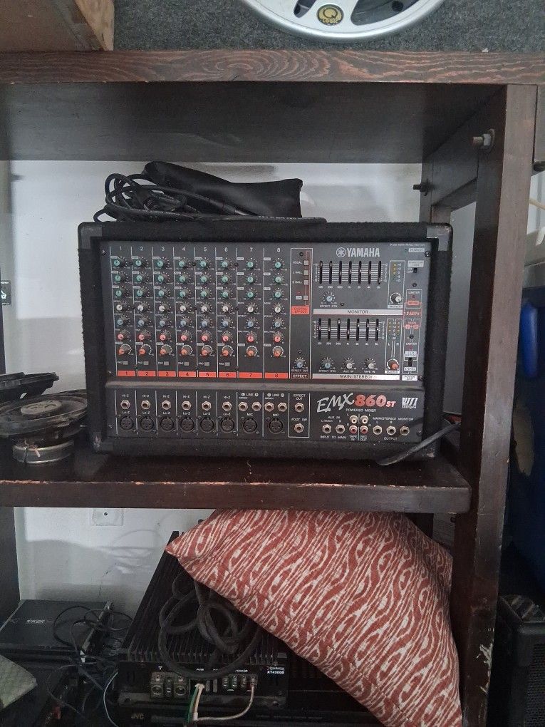 Yamaha Emx 860st Amp With Speakers