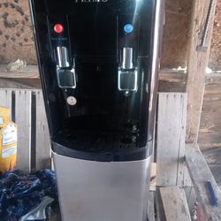 Water Dispenser Almost New 