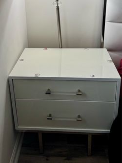 CITY Furniture Modern White High-Gloss 2 Drawer Dresser