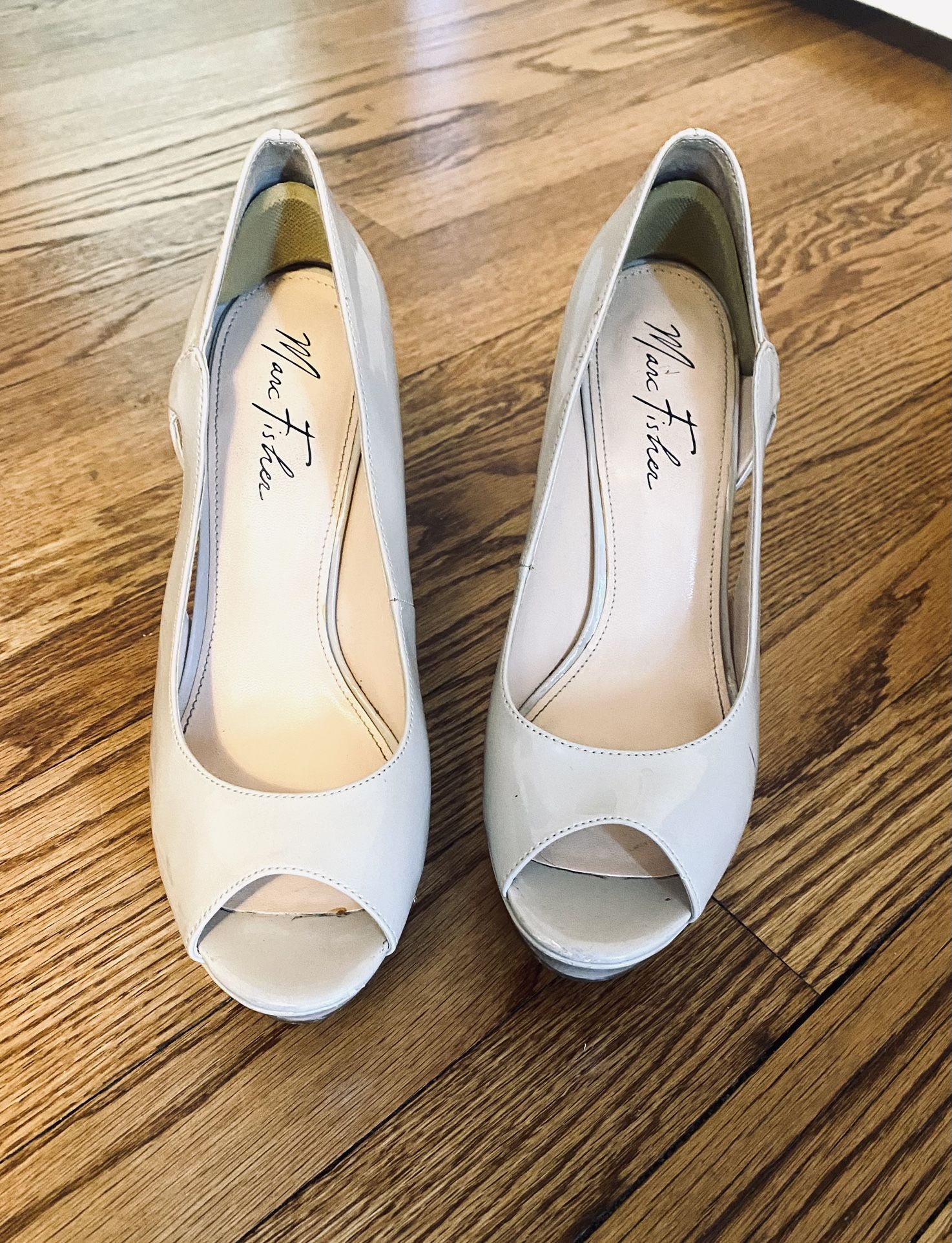 Marc Fisher Size 8.5 Peep Toe Heels