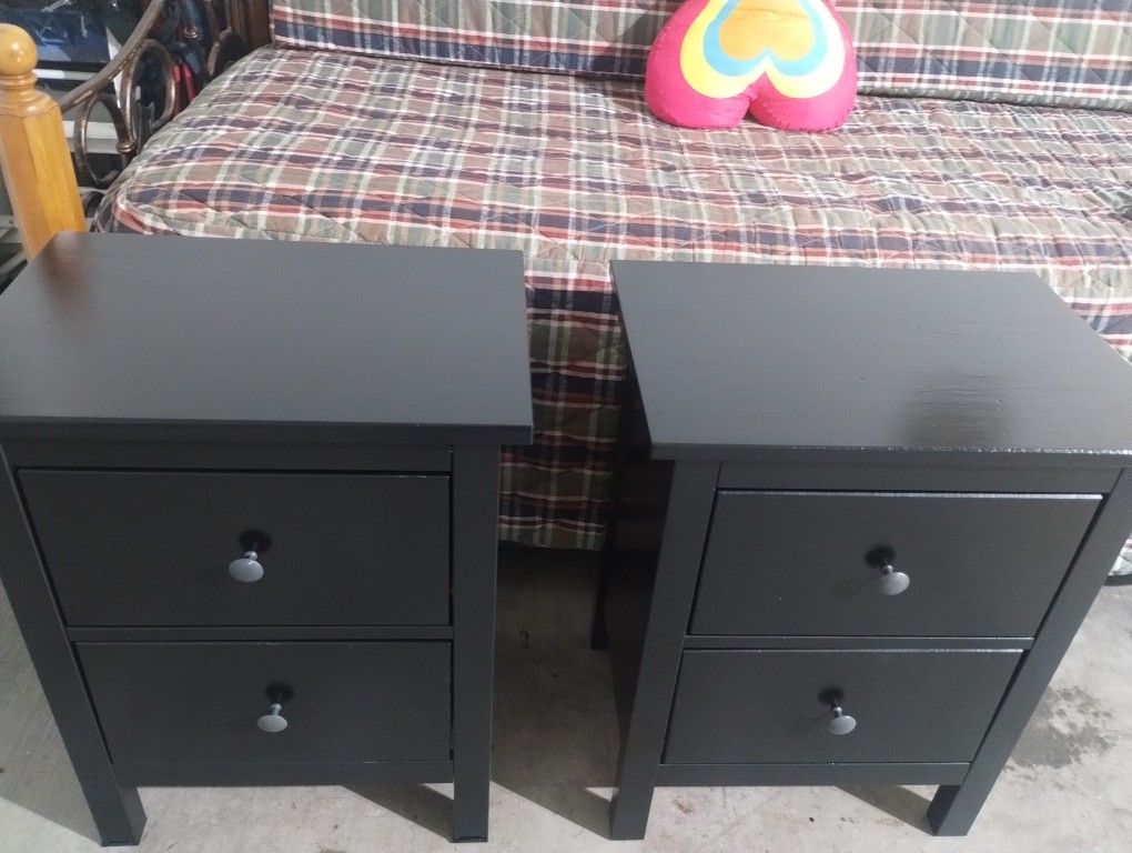 2 Ikea Nightstands In Good Condition 