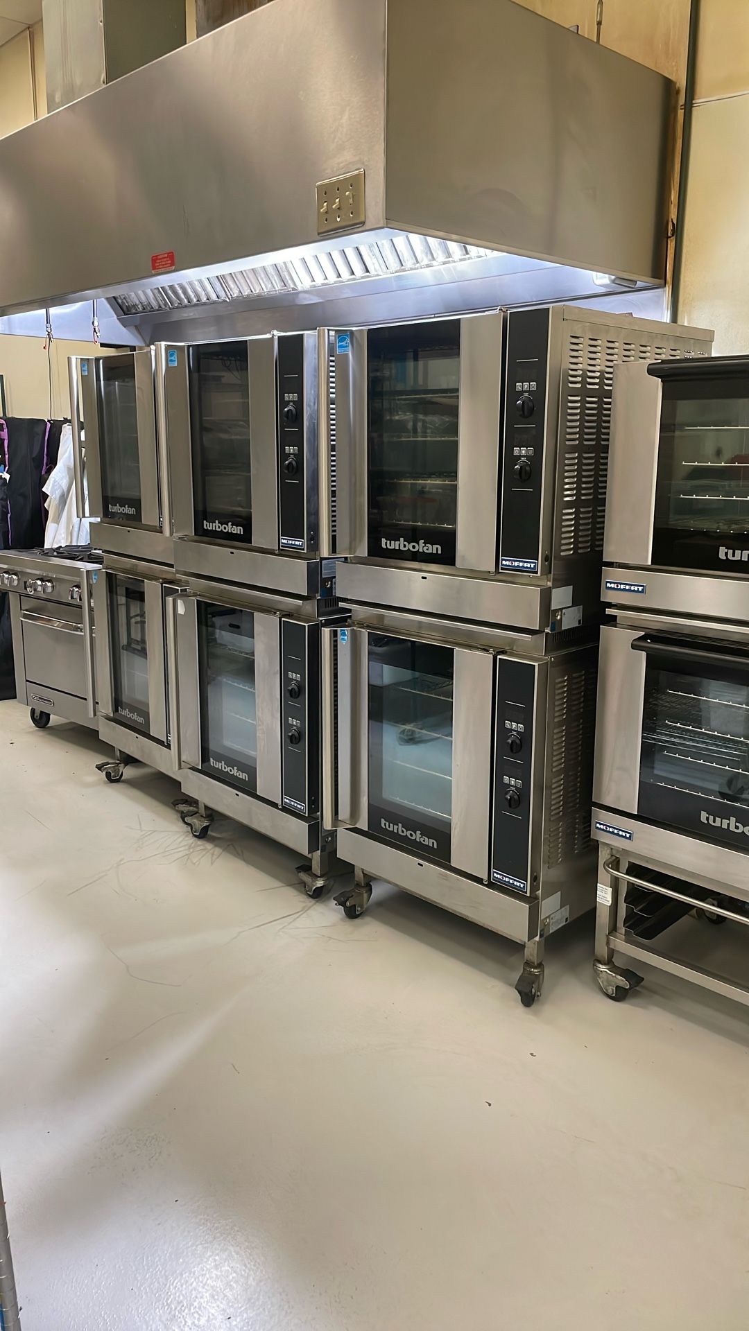 Commercial Moffat G32D5 Turbofan® 30D convection oven